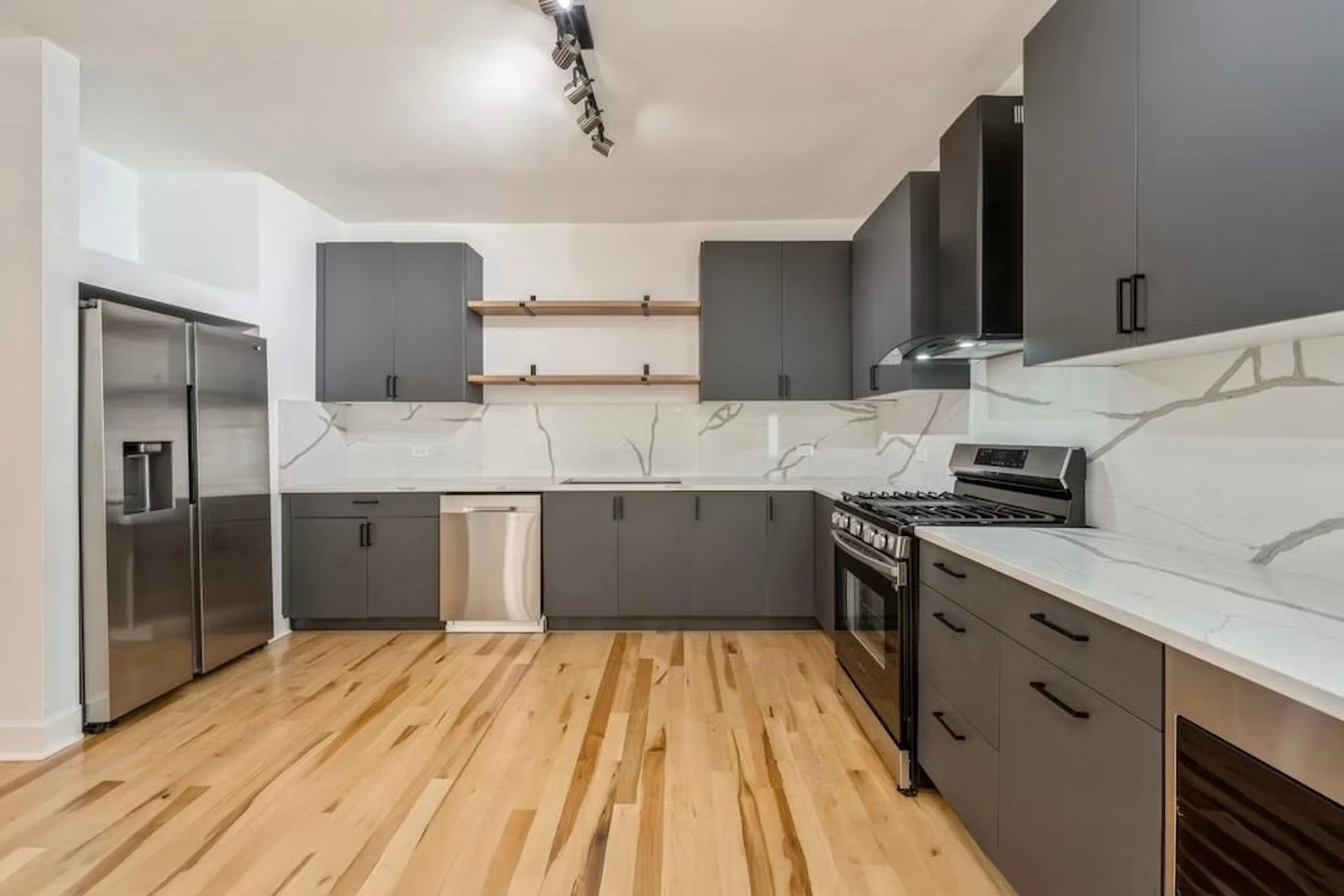 dad767_8a2f52fd3c1c45519d9a398baca4ee40~mv22